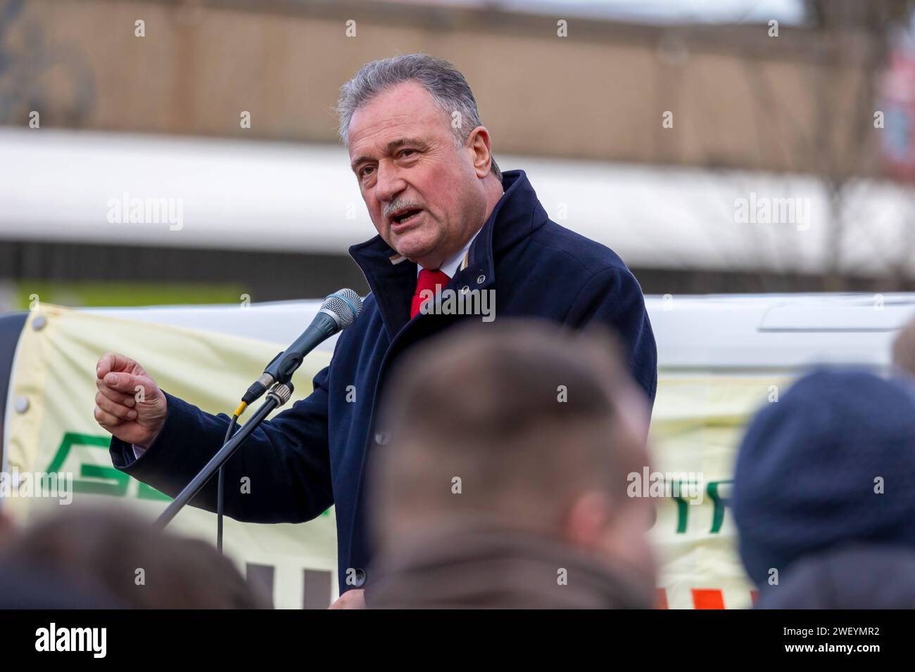 Streik Der GDL Bei Der Deutschen Bundesbahn - Kundgebung Am ...