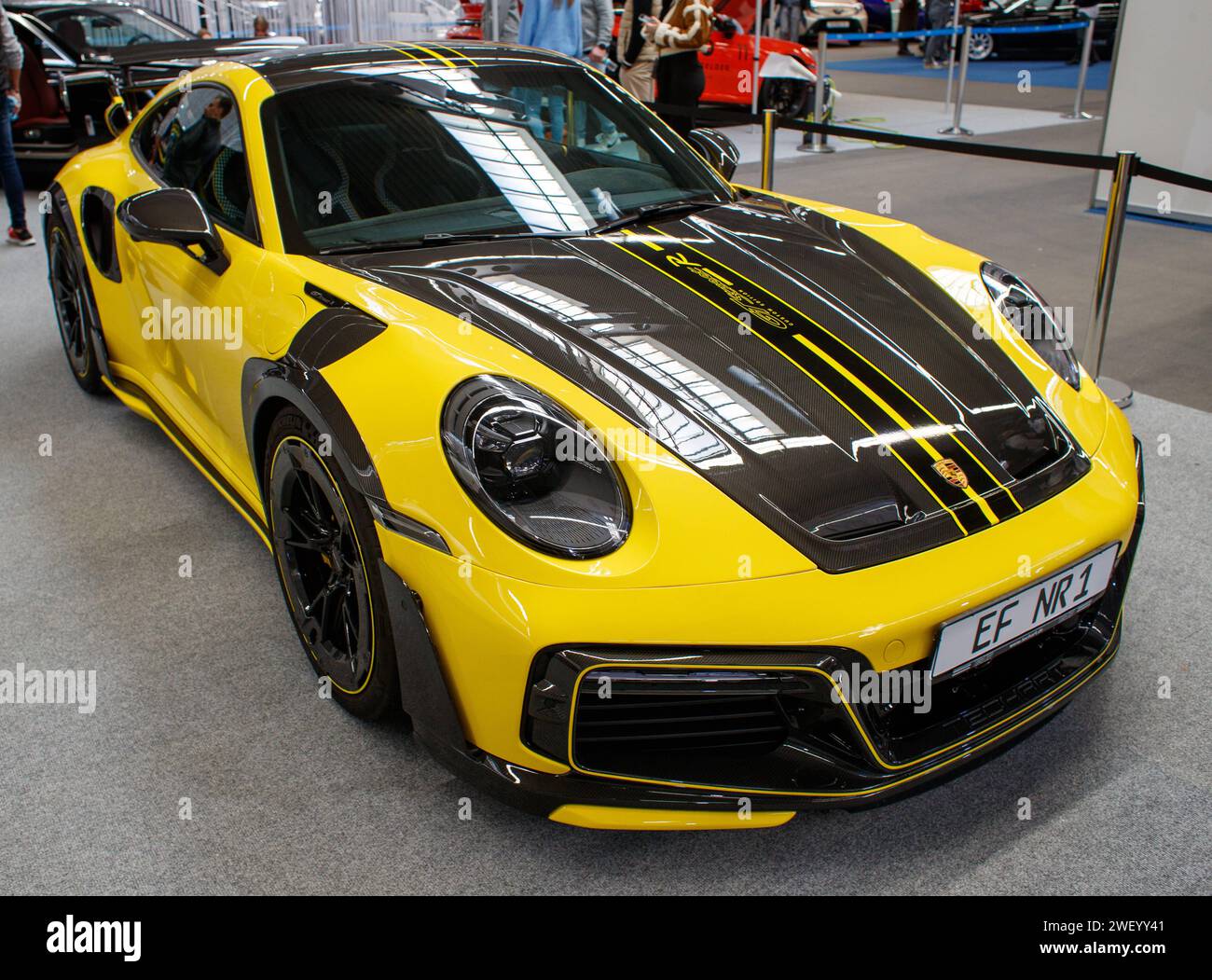 Automobilmesse Erfurt 2024 lockt tausende Besucher an - natürlich waren auch Traumautos zu bestaunen, es gibt viel zu entdecken bei den 130 Ausstellern *** Erfurt 2024 zieht Tausende von Besuchern an Natürlich gab es auch Traumwagen zu bestaunen, unter den 130 Ausstellern xRMx gibt es viel zu entdecken Stockfoto