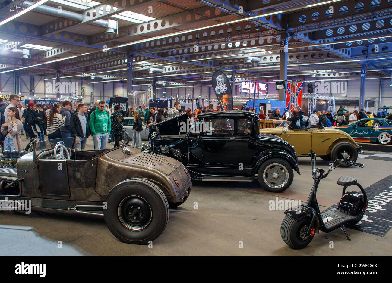 Automobilmesse Erfurt 2024 lockt tausende Besucher an - skurile seltene Oldtimer - es gibt viel zu entdecken bei den 130 Ausstellern *** Erfurt 2024 zieht Tausende von Besuchern an schrullige seltene Oldtimer es gibt viel zu entdecken unter den 130 Ausstellern xRMx Stockfoto