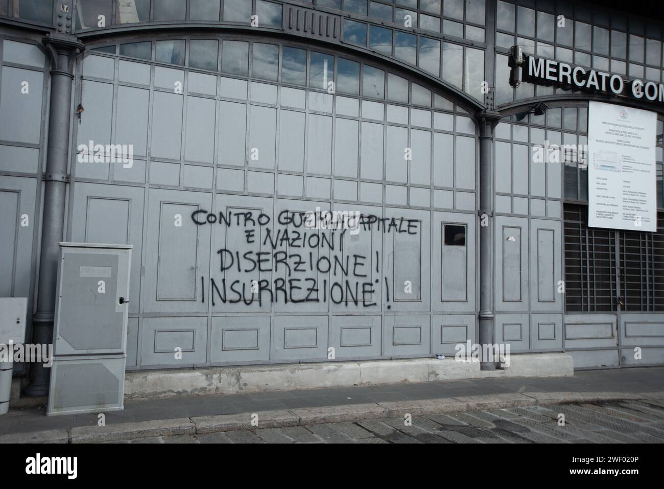 Protest-Graffiti-Spray an einer Wand in Brescia, Italien Stockfoto