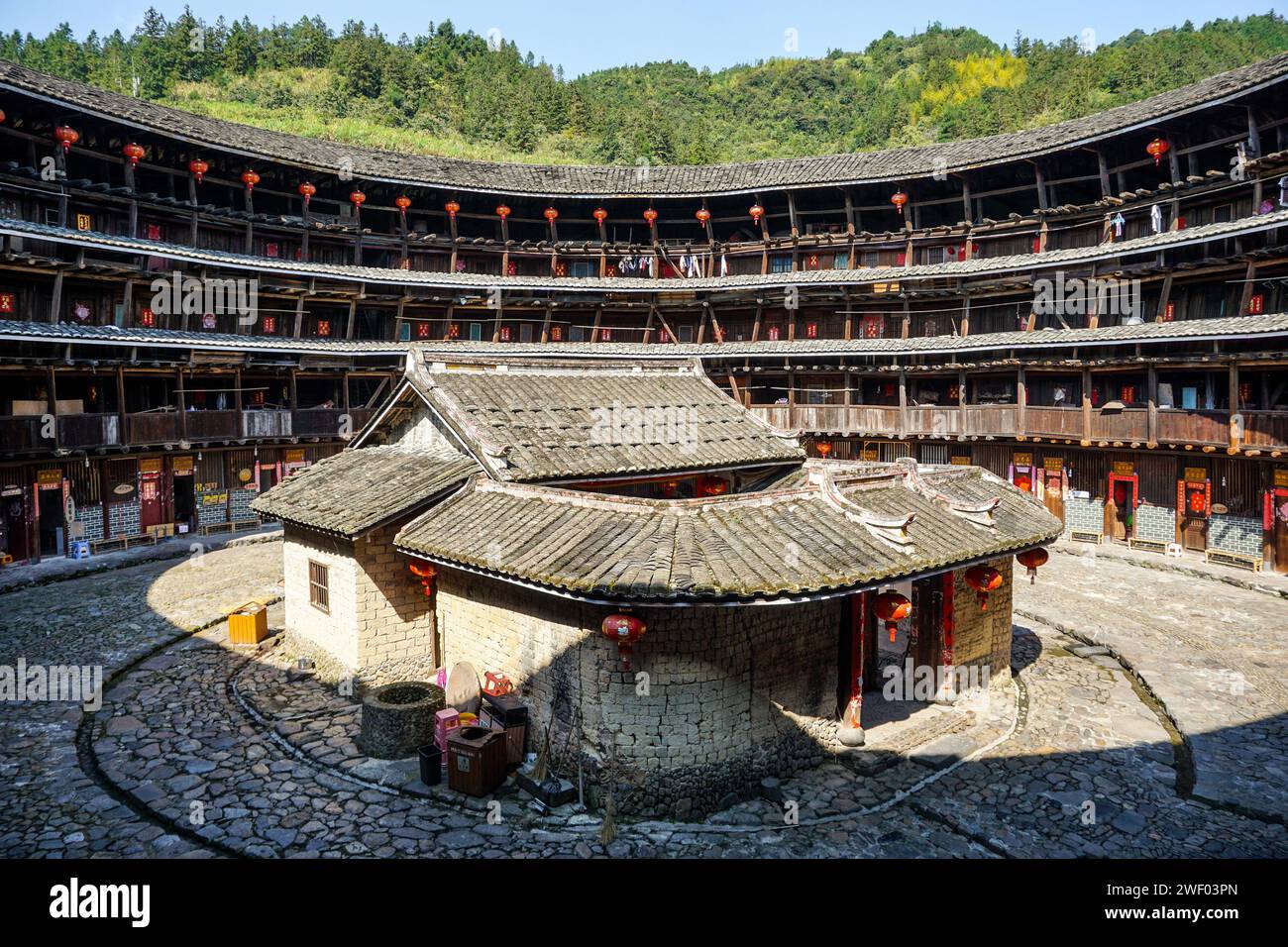 Tianluokeng tulou (Gebäude aus gerammter Erde und Holz) in Fujian, China Stockfoto