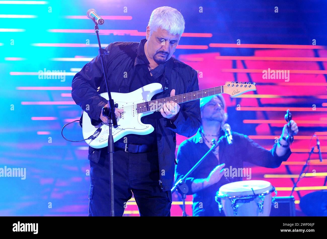 Verona Italien 07.06.2009: Live-Konzert von Pino Daniele während der Musik-TV-Sendung „Wind Musica Awards“ in der Arena Stockfoto