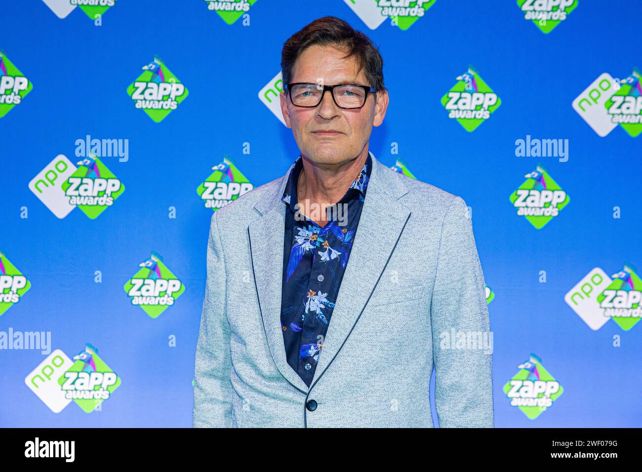 HILVERSUM - Regisseur Pieter van Rijn auf dem roten Teppich vor der Verleihung der NPO Zapp Awards. ANP WESLEY DE WIT niederlande aus - belgien aus Stockfoto