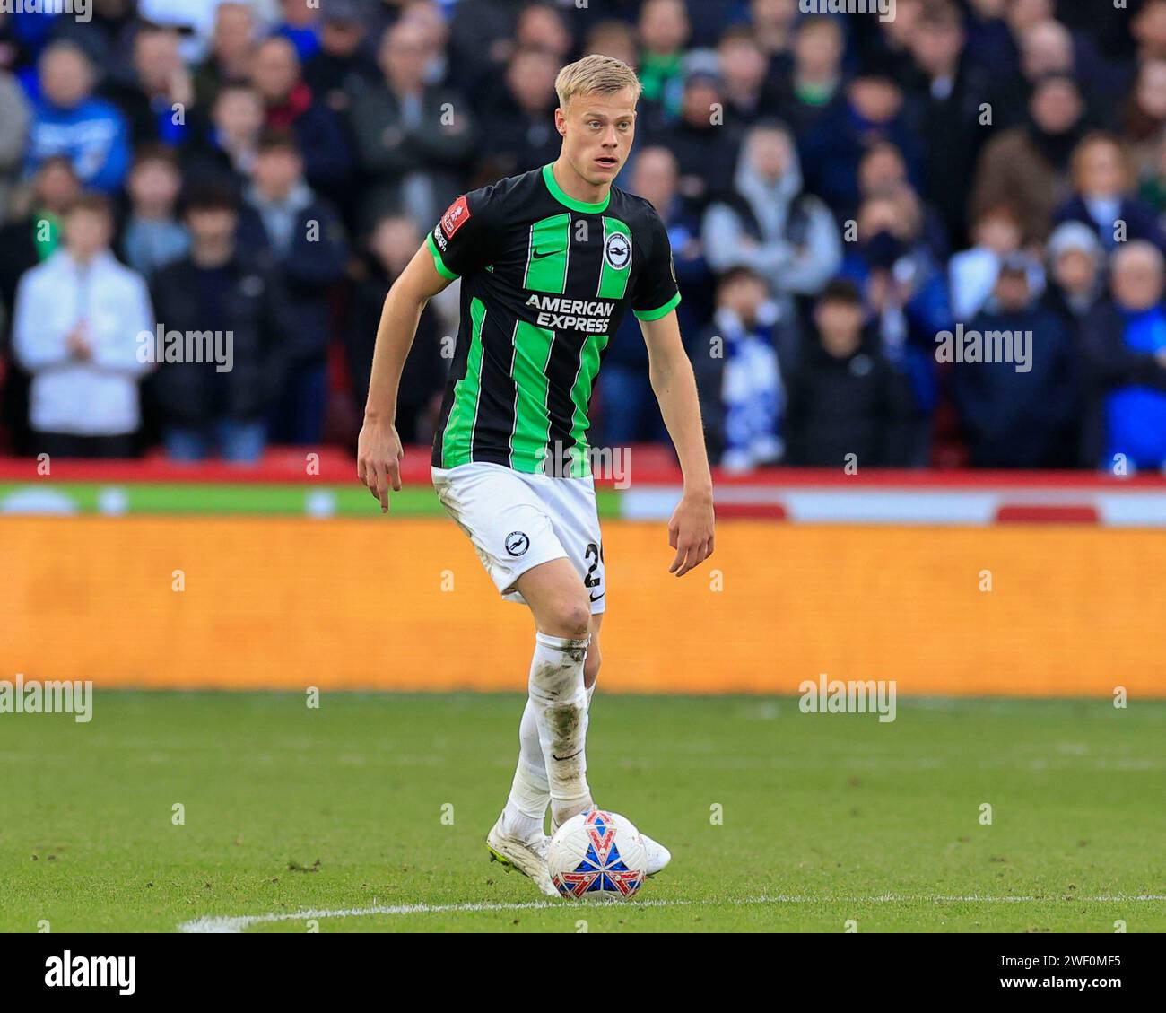 Sheffield, Großbritannien. Januar 2024. Jan Paul van Hecke von Brighton & Hove Albion kontrolliert den Ball während des Emirates FA Cup Fourth Round Matches Sheffield United gegen Brighton und Hove Albion in der Bramall Lane, Sheffield, Großbritannien, 27. Januar 2024 (Foto: Conor Molloy/News Images) in Sheffield, Großbritannien am 27. Januar 2024. (Foto: Conor Molloy/News Images/SIPA USA) Credit: SIPA USA/Alamy Live News Stockfoto