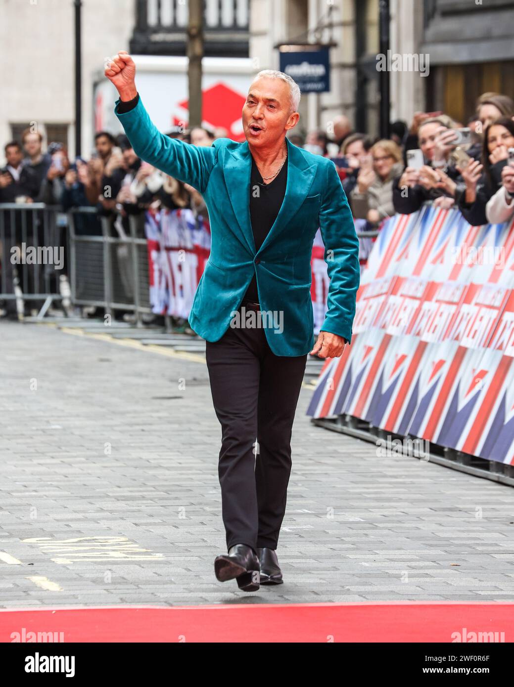 London, Großbritannien. Januar 2024. Bruno Tonioli wurde während des Londoner Auditions Photocall 2024 im Londoner Palladium gesehen. (Foto: Brett Cove/SOPA Images/SIPA USA) Credit: SIPA USA/Alamy Live News Stockfoto