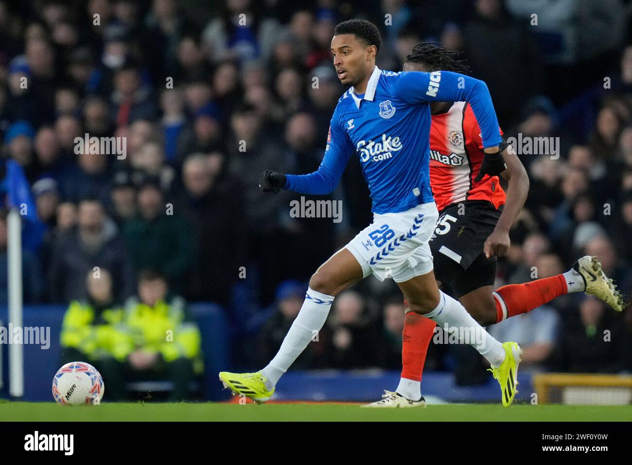 Youssef Chermiti aus Everton während des Emirates FA Cup Fourth Round Match Everton gegen Luton Town im Goodison Park, Liverpool, Großbritannien, 27. Januar 2024 (Foto: Steve Flynn/News Images) Stockfoto