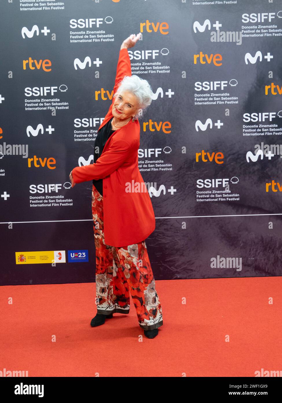 FESTIVAL DE CINE DE SAN SEBASTIAN / SPANIEN /ZINEMALDIA / MARISA PAREDES - ALFOMBRA ROJA - INTERNATIONALES FILMFESTIVAL Stockfoto