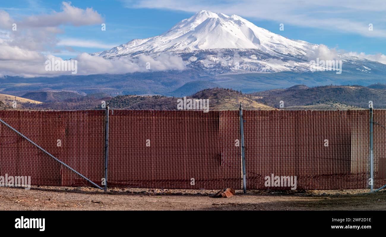 Mt. Shasta in nordkalifornischer Wildnis. Stockfoto