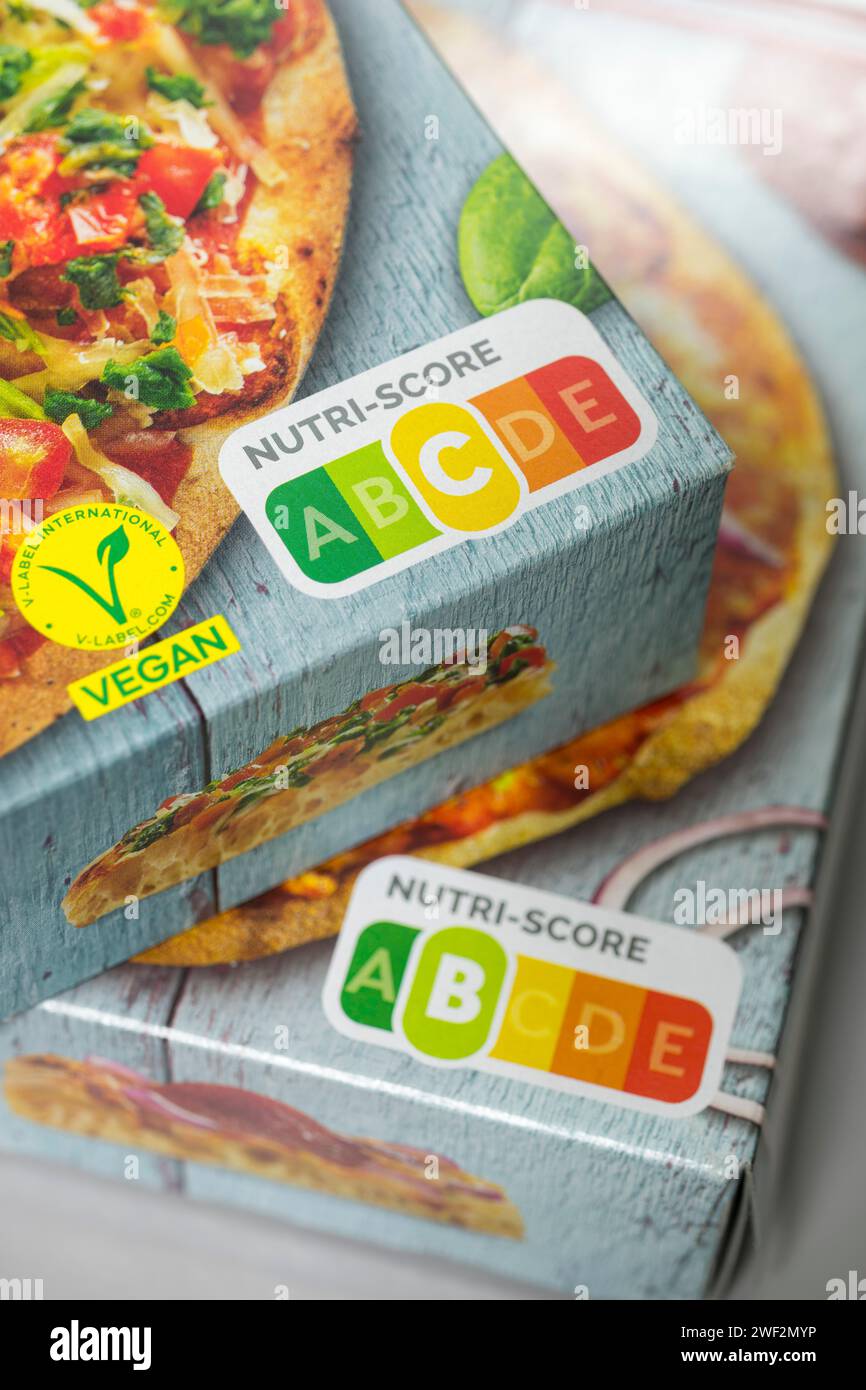 NUTRI-SCORE-Etikett, Nährwertkennzeichnungssystem, Verpackung von MIA PINSA aus Sauerteig, Gemüse, VEGAN, Baden-Württemberg, Deutschland Stockfoto