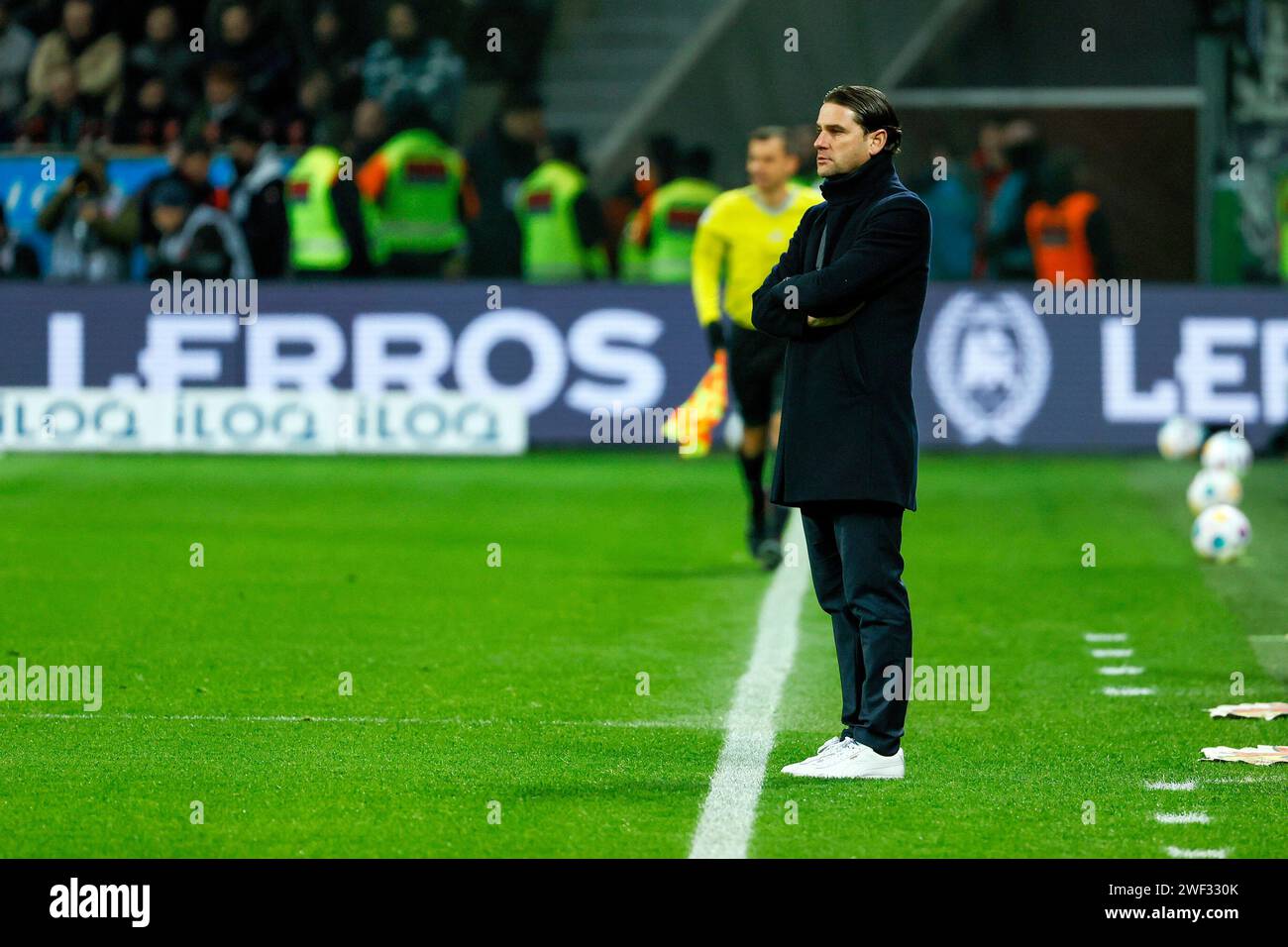 Leverkusen, Deutschland. Januar 2024. Leverkusen, Deutschland, 2024-1-27, BayArena, 1. Bundesliga: Bayer 04 Leverkusen - VfL Borussia Mönchengladbach Bild: Gerardo Seoane Trainer (Borussia Mönchengladbach)/DFB/DFL-VORSCHRIFTEN VERBIETEN DIE VERWENDUNG VON FOTOGRAFIEN ALS BILDSEQUENZEN UND/ODER QUASI-VIDEO. Quelle: dpa/Alamy Live News Stockfoto