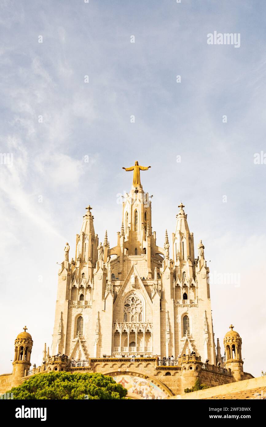 Tempel des Heiligen Herzens Jesu. Tempel Expiatori del Sagrat Cor. Römisch-katholische Kirche auf dem Gipfel des Tibidabo, Barcelona, Katalonien Stockfoto
