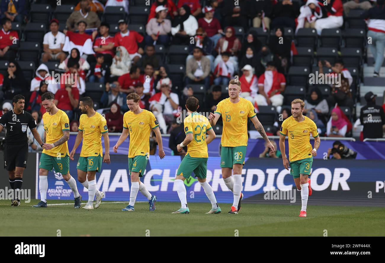 Doha, Katar. Januar 2024. Harry Souttar (2. R) aus Australien feiert ...