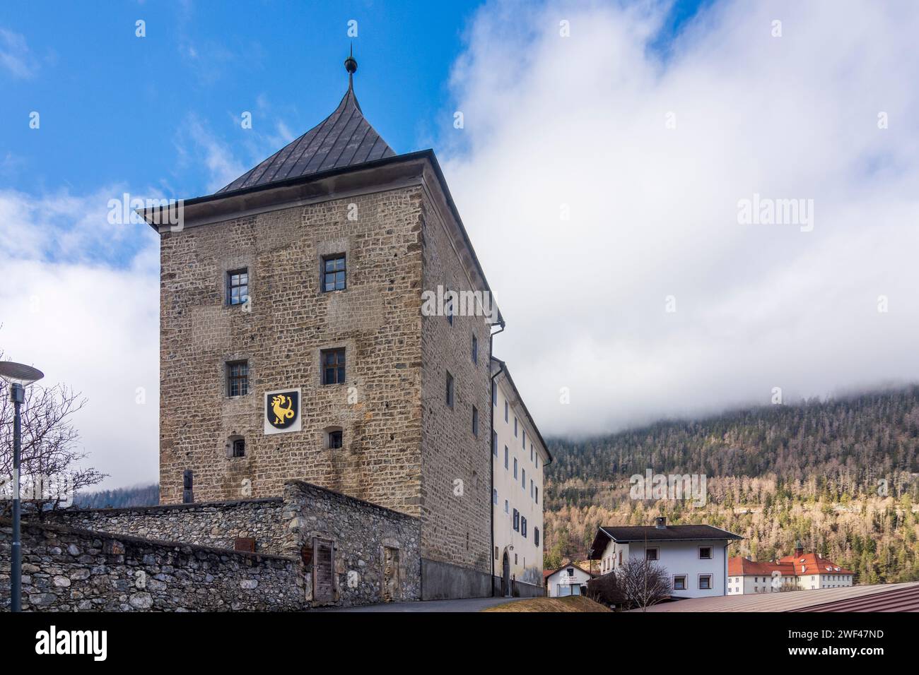 Ried im Oberinntal: Schloss Sigmundsried in Nauders – Tiroler Oberland – Kaunertal, Tirol, Österreich Stockfoto