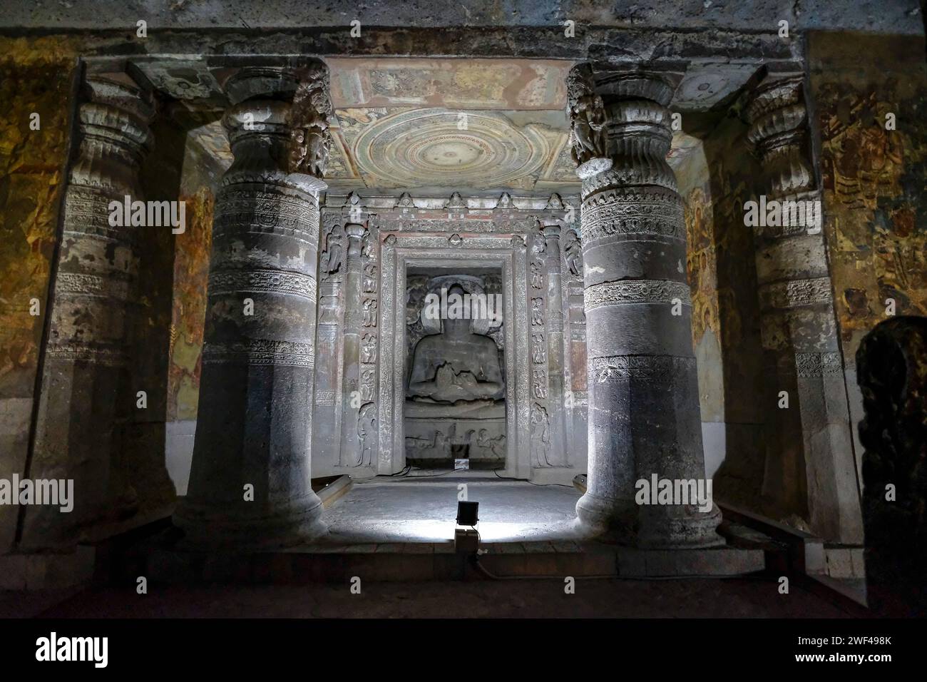 Ajanta, Indien - 19. Januar 2024: Die Ajanta Caves sind buddhistische Höhlendenkmäler in Ajanta, Aurangabad District, Maharashtra, Indien. Stockfoto