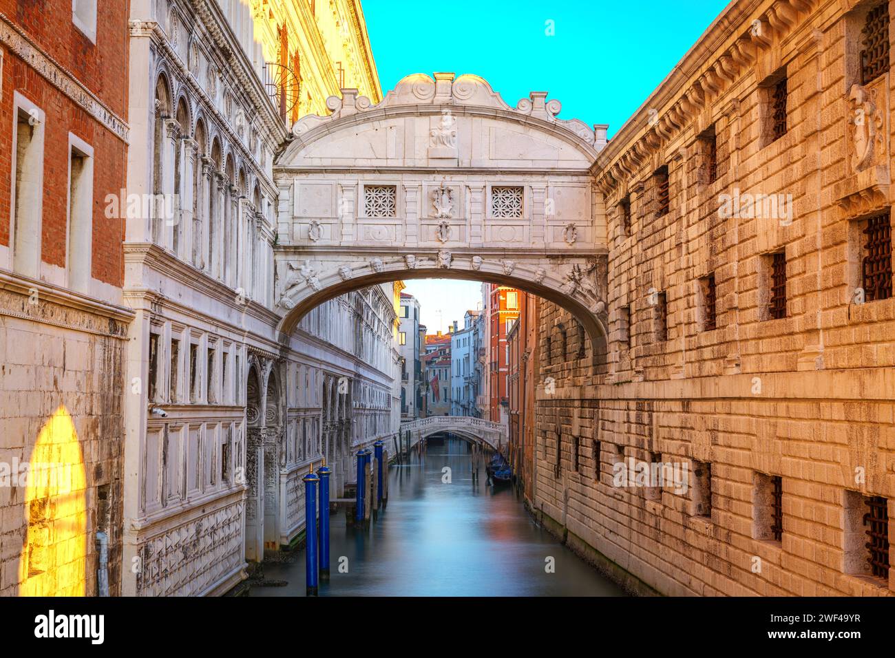 Seufzerbrücke in Venedig, Italien am frühen Morgen. Stockfoto