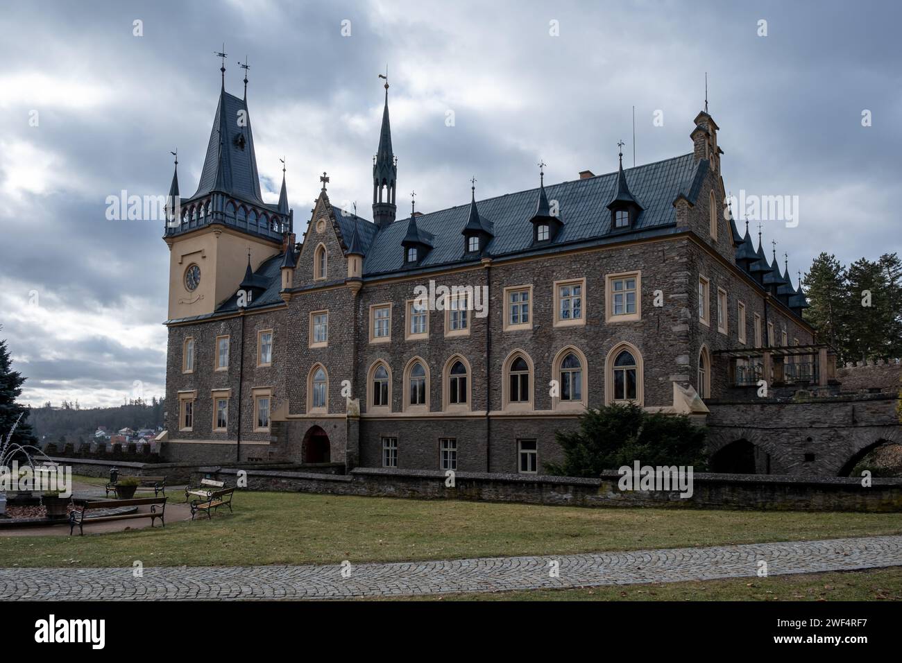 Zruc nad Sazavou – Schloss, Blick vom Garten Stockfoto