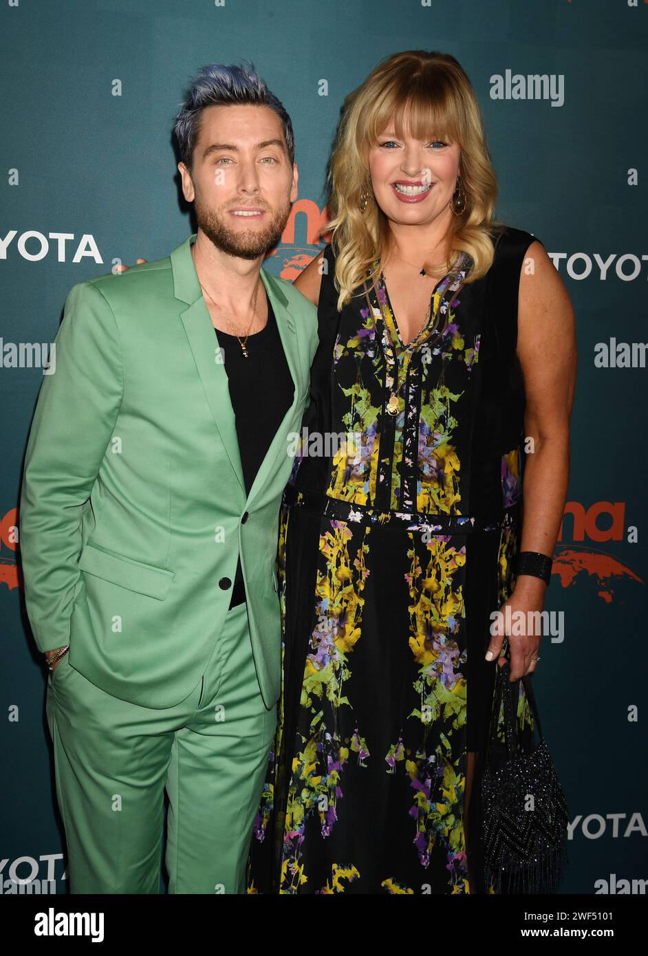 LOS ANGELES, KALIFORNIEN – 27. JANUAR: Lance Bass, Melissa Peterman nimmt an der 33. Jährlichen EMA Awards-Gala zu Ehren von Laura Dern Teil, gesponsert von Toyota, A Stockfoto