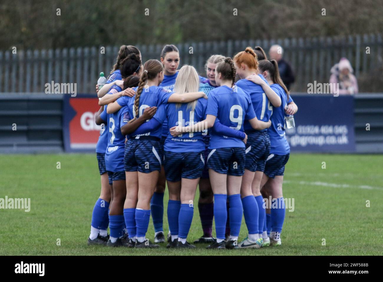 Liversedge, Großbritannien. Januar 2024. Clayborn Ground, Liversedge, England, 28. Januar 2024: Halifax FC vor dem FA Women's National League Cup Spiel gegen Huddersfield Town in Liversedge, England am 28. Januar 2024. (Sean Chandler/SPP) Credit: SPP Sport Press Photo. /Alamy Live News Stockfoto