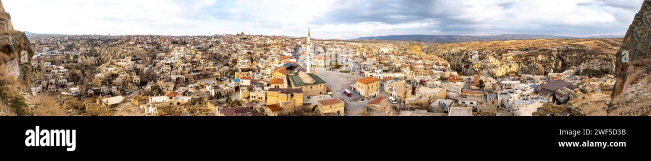 Panoramablick auf Ortahisar in Kappadokien, Blick von oben vom Schloss, Türkei Stockfoto