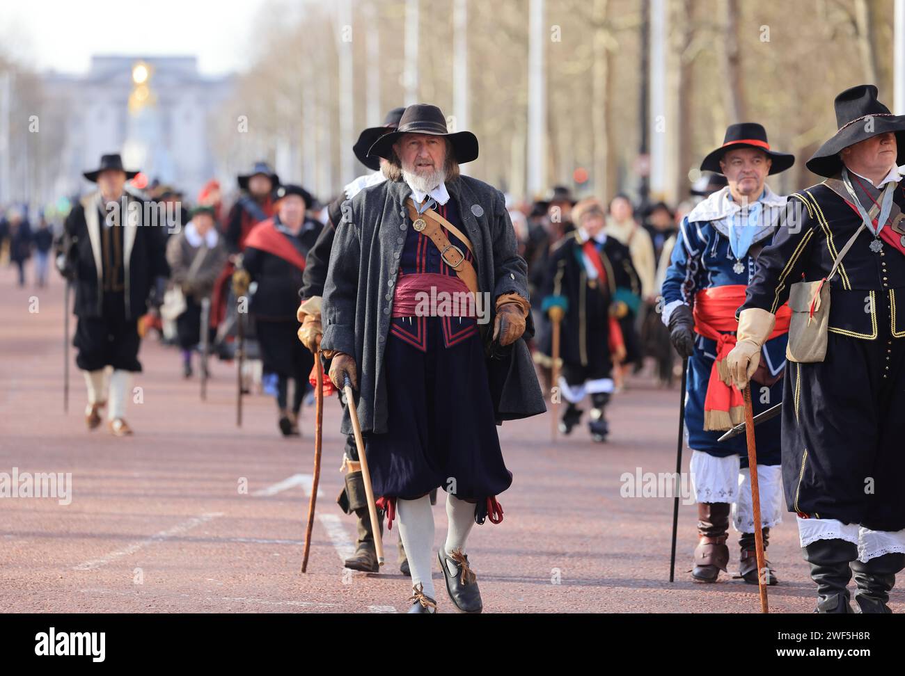 Die englische Bürgerkriegsgesellschaft nahm an ihrem jährlichen marsch auf der Mall Teil, um an Könige Karl I. zu erinnern, der am 30. Januar 1649 in Großbritannien zum Märtyrer wurde Stockfoto