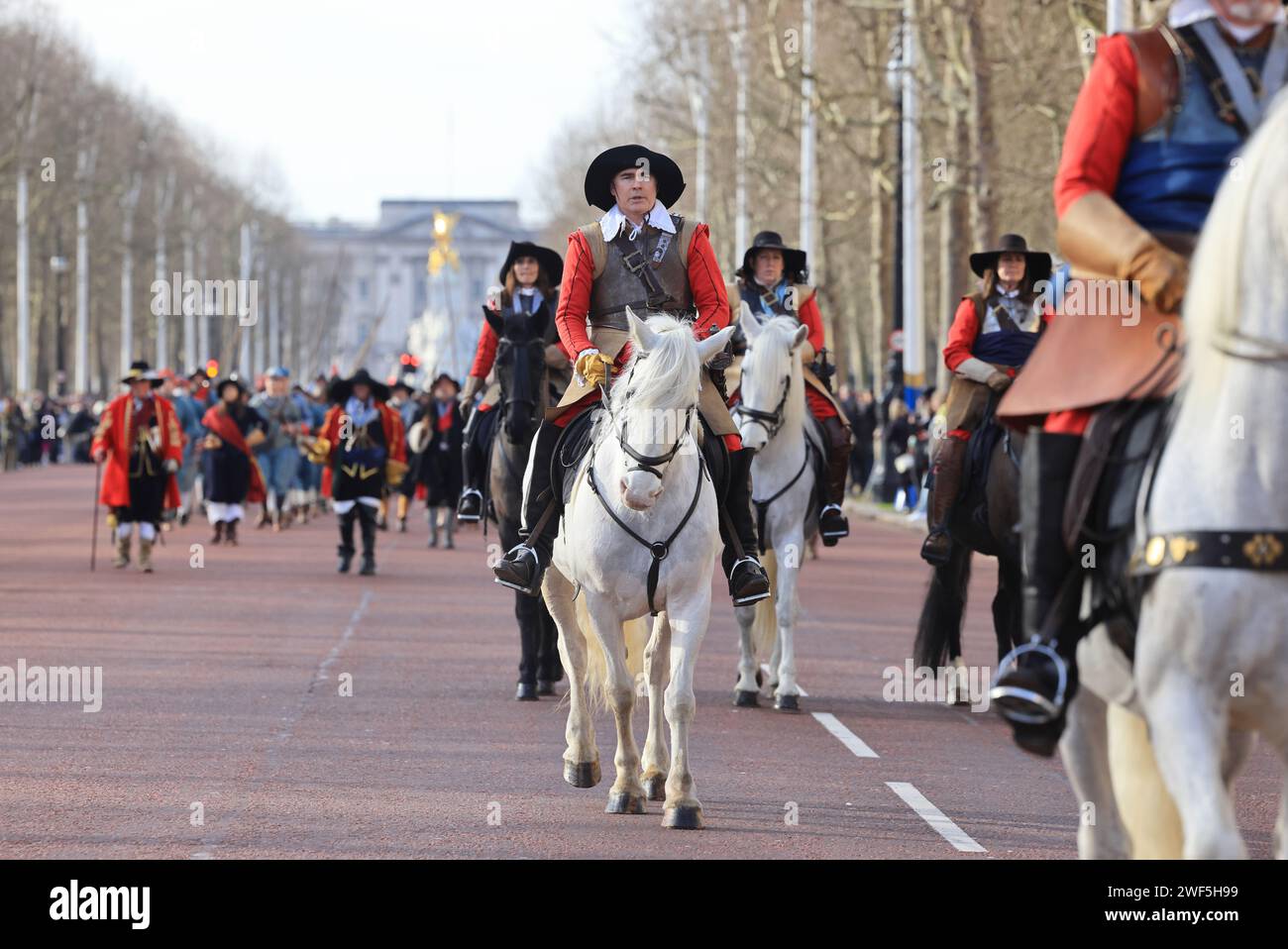 Die englische Bürgerkriegsgesellschaft nahm an ihrem jährlichen marsch auf der Mall Teil, um an Könige Karl I. zu erinnern, der am 30. Januar 1649 in Großbritannien zum Märtyrer wurde Stockfoto