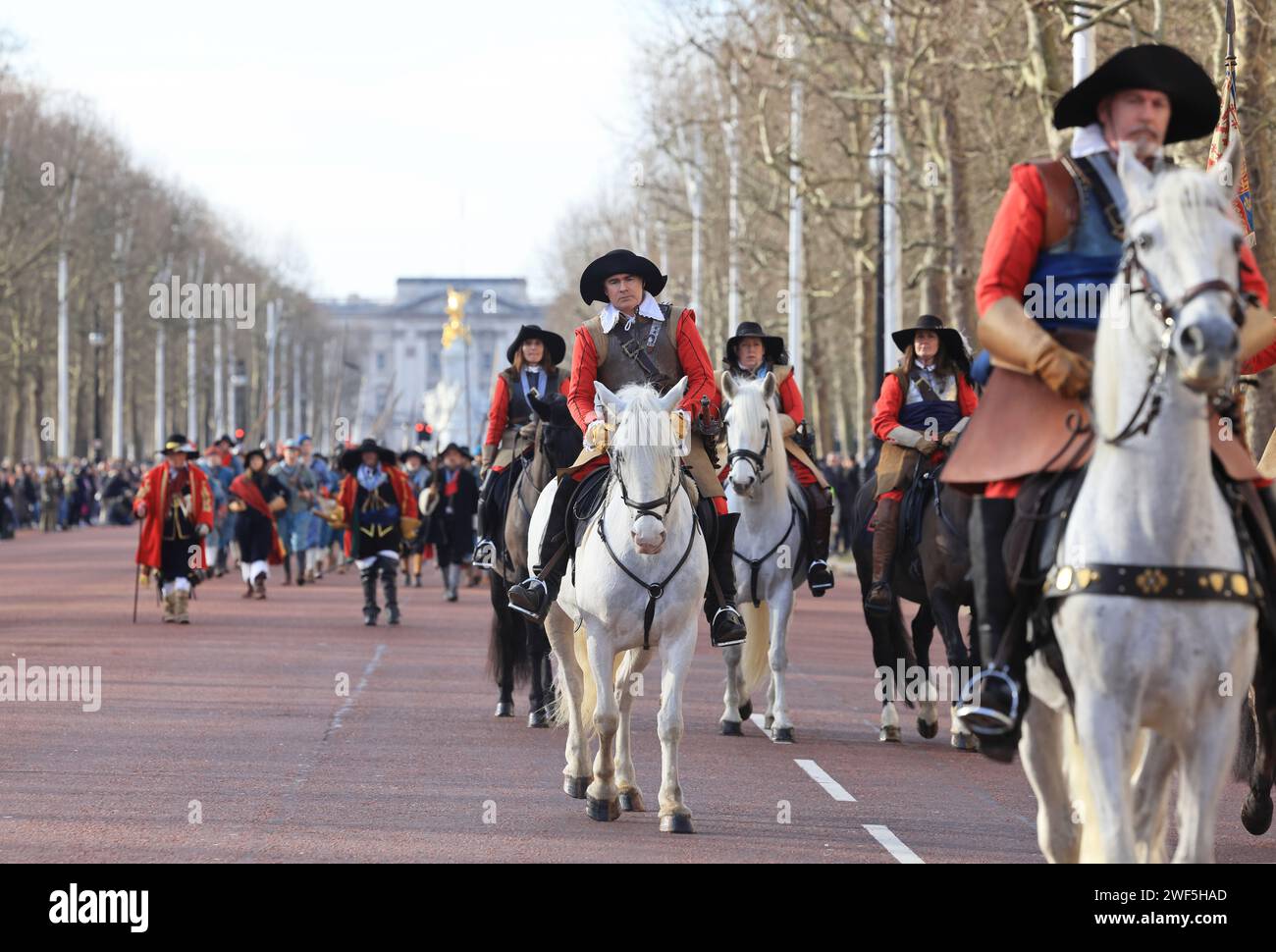 Die englische Bürgerkriegsgesellschaft nahm an ihrem jährlichen marsch auf der Mall Teil, um an Könige Karl I. zu erinnern, der am 30. Januar 1649 in Großbritannien zum Märtyrer wurde Stockfoto