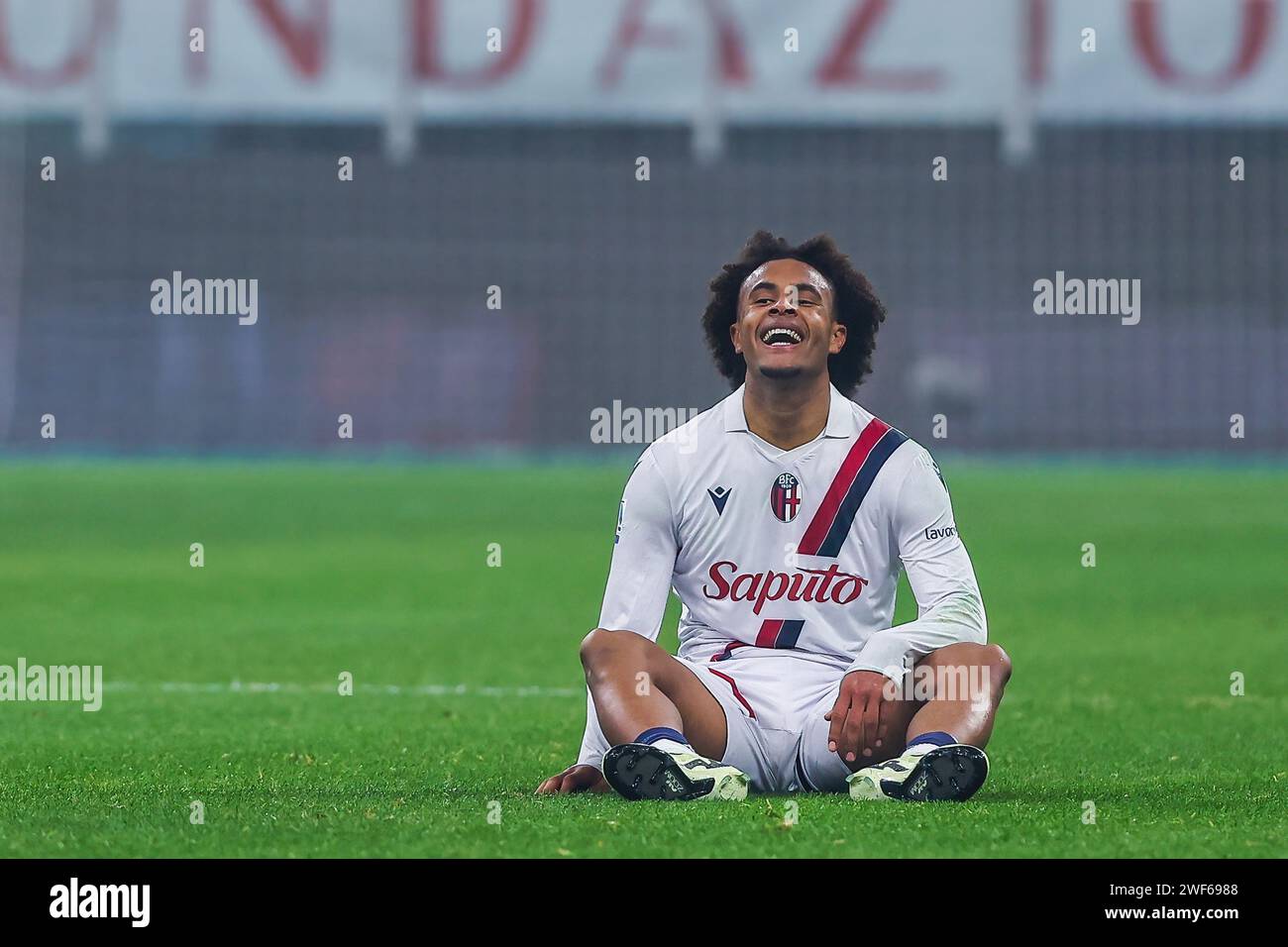 Mailand, Italien. Januar 2024. Joshua Zirkzee vom FC Bologna feiert sein Tor während des Fußballspiels der Serie A 2023/24 zwischen AC Milan und Bologna FC im San Siro Stadium. Endergebnis; Milan 2:2 Bologna Credit: SOPA Images Limited/Alamy Live News Stockfoto