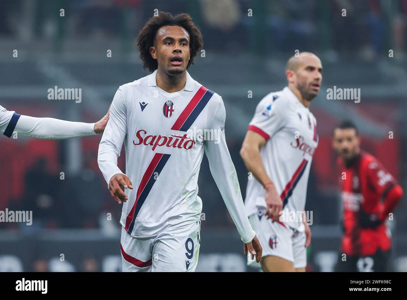 Mailand, Italien. Januar 2024. Joshua Zirkzee von Bologna FC spielt beim Fußball-Spiel der Serie A 2023/24 zwischen dem AC Milan und Bologna FC im San Siro Stadion mit. Endergebnis; Milan 2:2 Bologna Credit: SOPA Images Limited/Alamy Live News Stockfoto
