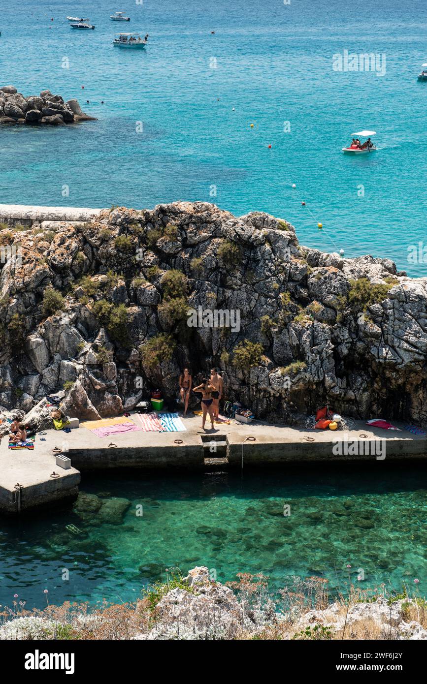 Der Hafen von Castro Marina, Salento, Apulien, Italien Stockfoto
