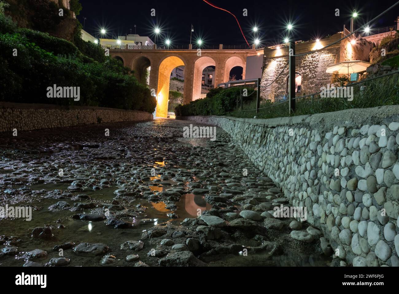 STRÄNDE VON Beach Polignano a Mare - Apulien - Italien Stockfoto