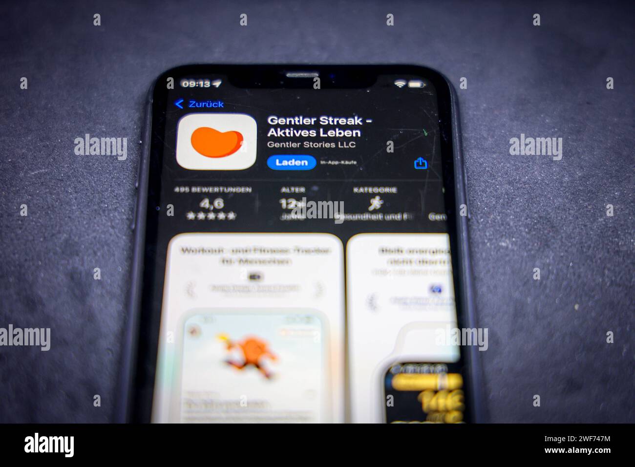 Apple App Store auf einem iPhone. Essentials, TOP 10 Workout-Apps. Genter Streik - Aktives Leben. // 29.01.2024 Stockfoto
