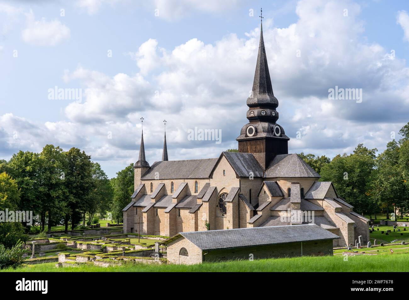 Ein malerischer Blick auf die Abtei Varnhem in Schweden. Stockfoto