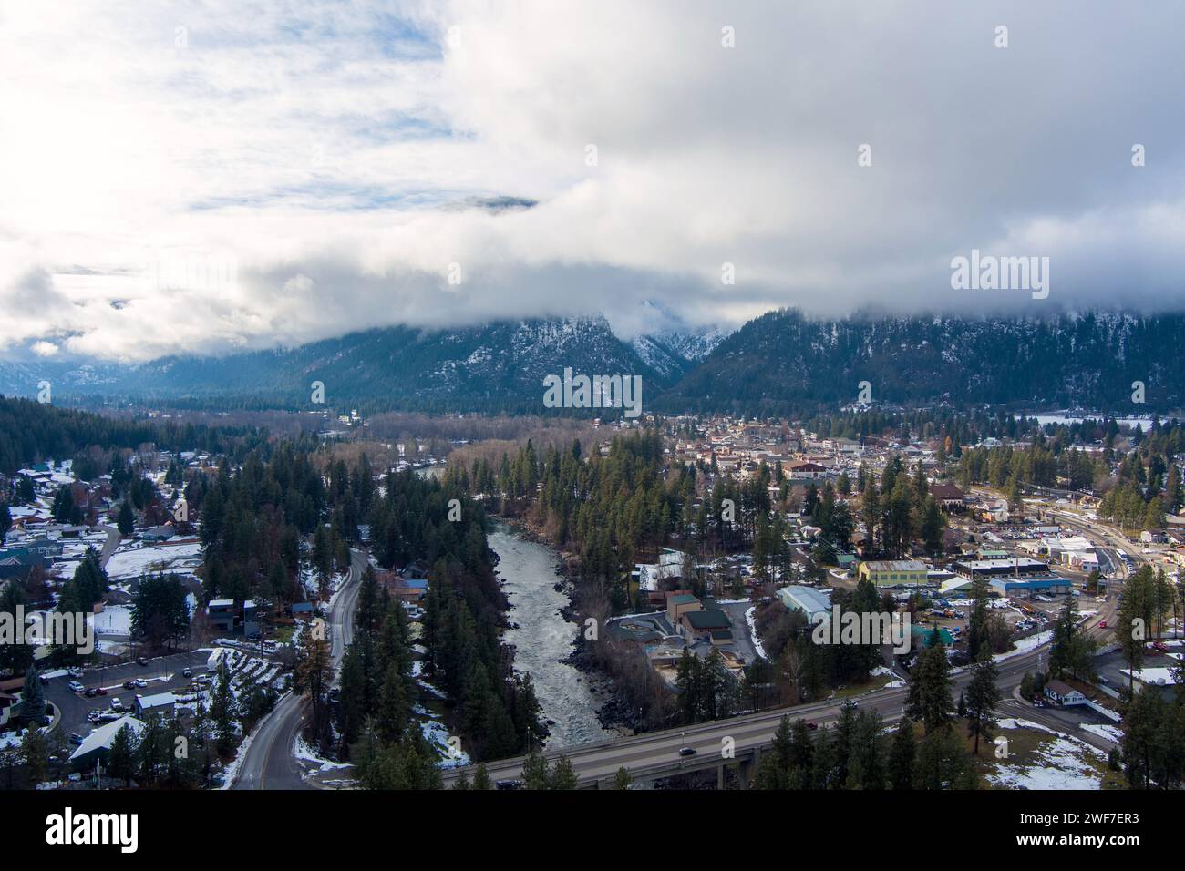 Leavenworth, Washington, bewölkte Winterlandschaft Stockfoto