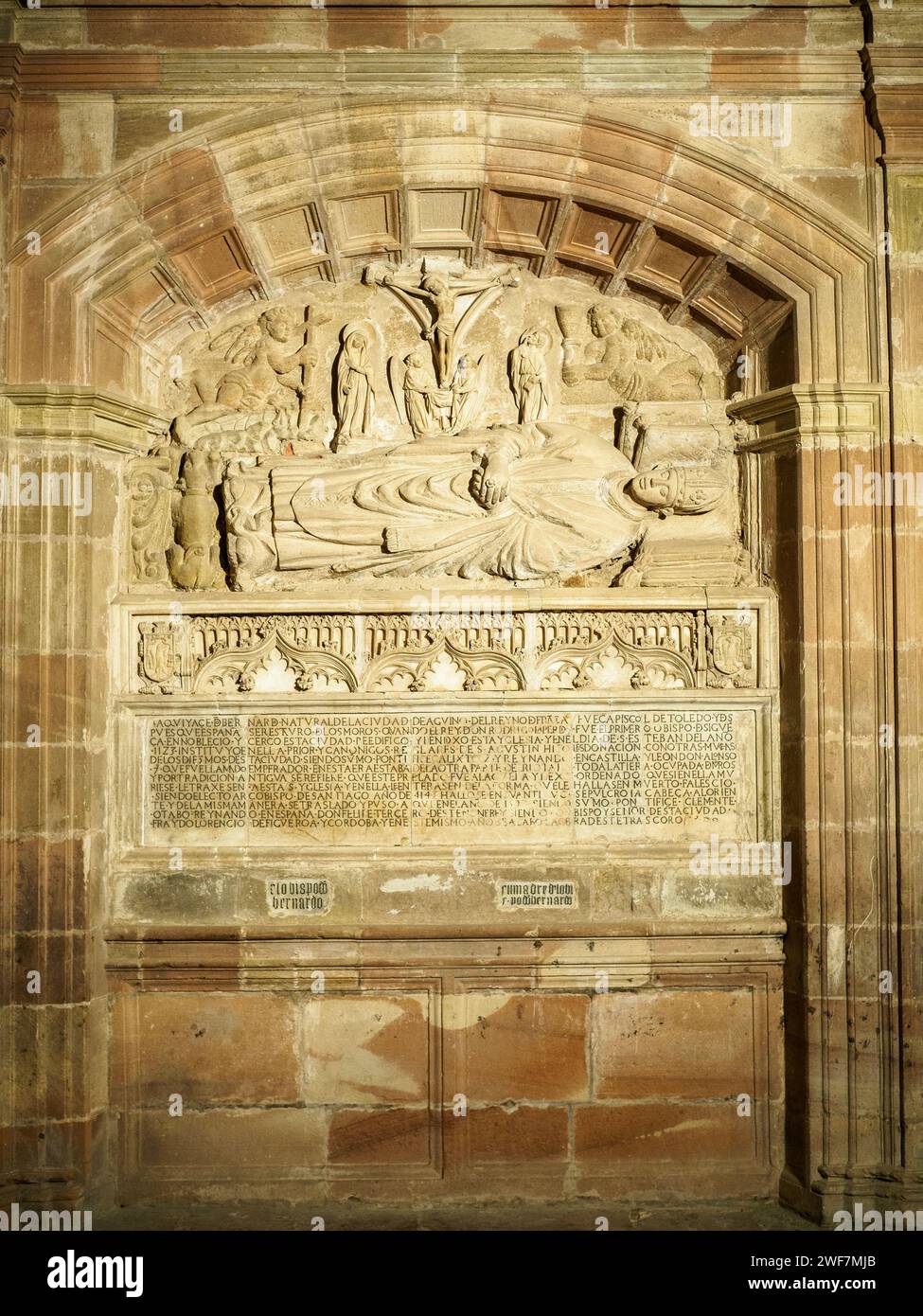 Nische des Bernardo de Agen in der Kathedrale von Sigüenza. Guadalajara, Castilla la Mancha, Spanien. Stockfoto