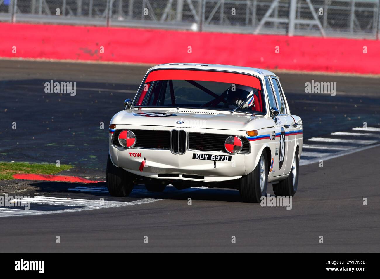 Harry Barton, BMW 1800Ti, HSCC Historic Touring Car Championship mit Ecurie Classic, HSCC Silverstone Finals, mehrere Klassifizierungen kombiniert Stockfoto