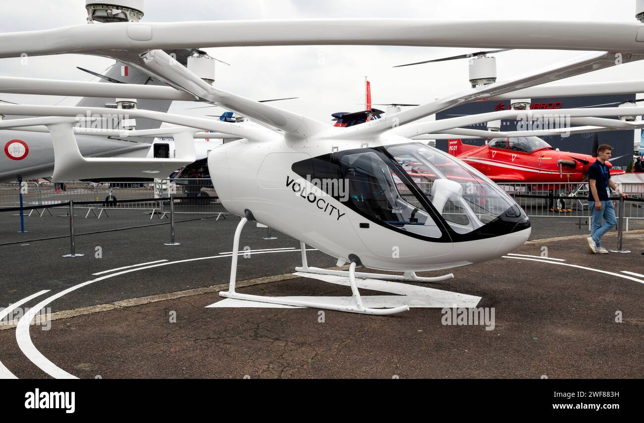 Volocopter VoloCity elektrisches autonomes Stadtflugtaxi auf der Paris Air Show. Le Bourget, Frankreich - 22. Juni 2023 Stockfoto