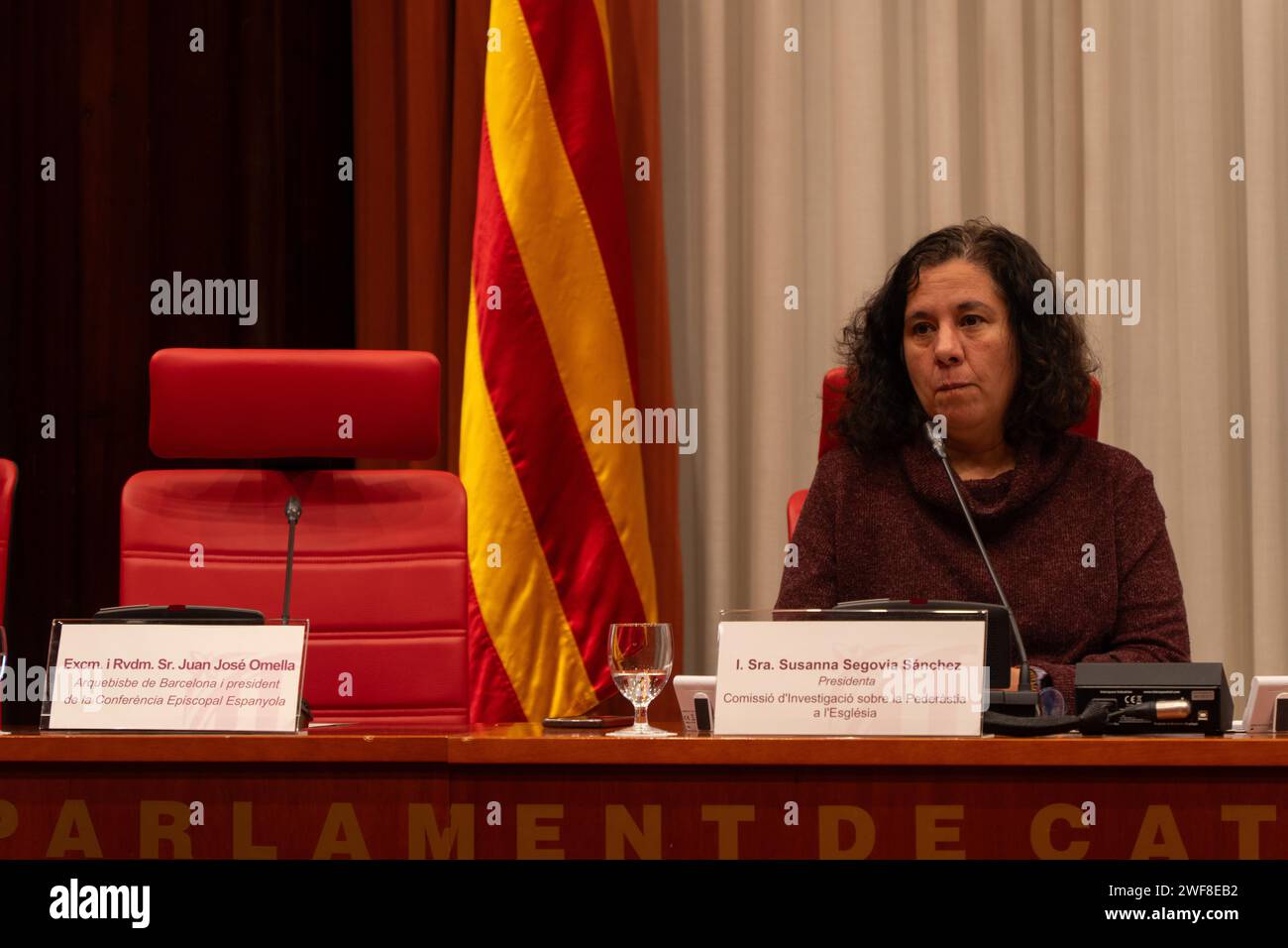 29. Januar 2024 Barcelona, SpainPolitics Barcelona-parlamentarische Untersuchung zur Pädophilie. La Comisión de investigación en el Parlament de Catalunya sobre la pederastia en el ámbito de la iglesia, sin la presencia de miembros de la iglesia catalana, incluyendo al arzobispo de Barcelona y presidente de la Conferencia Episcopal, quien ha declinado su presencia argumentando que ya ha declinado ante el Defensor del Pueblo en su investigación revelada hace unos meses atrás. La no asistencia ha sido fuertemente criada por la Mayor&#xed;a de los grupos parlamentarios Stockfoto