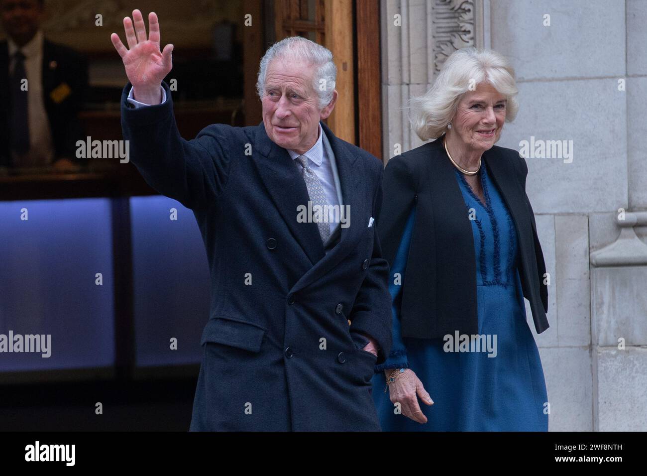 London, Großbritannien. Januar 2024. Im Bild: König Karl III. Und Königin Camilla verlassen die London Clinic, wo der König sich einer Operation wegen einer vergrößerten Prostata unterzog. Quelle: Justin Ng/Alamy Live News Stockfoto