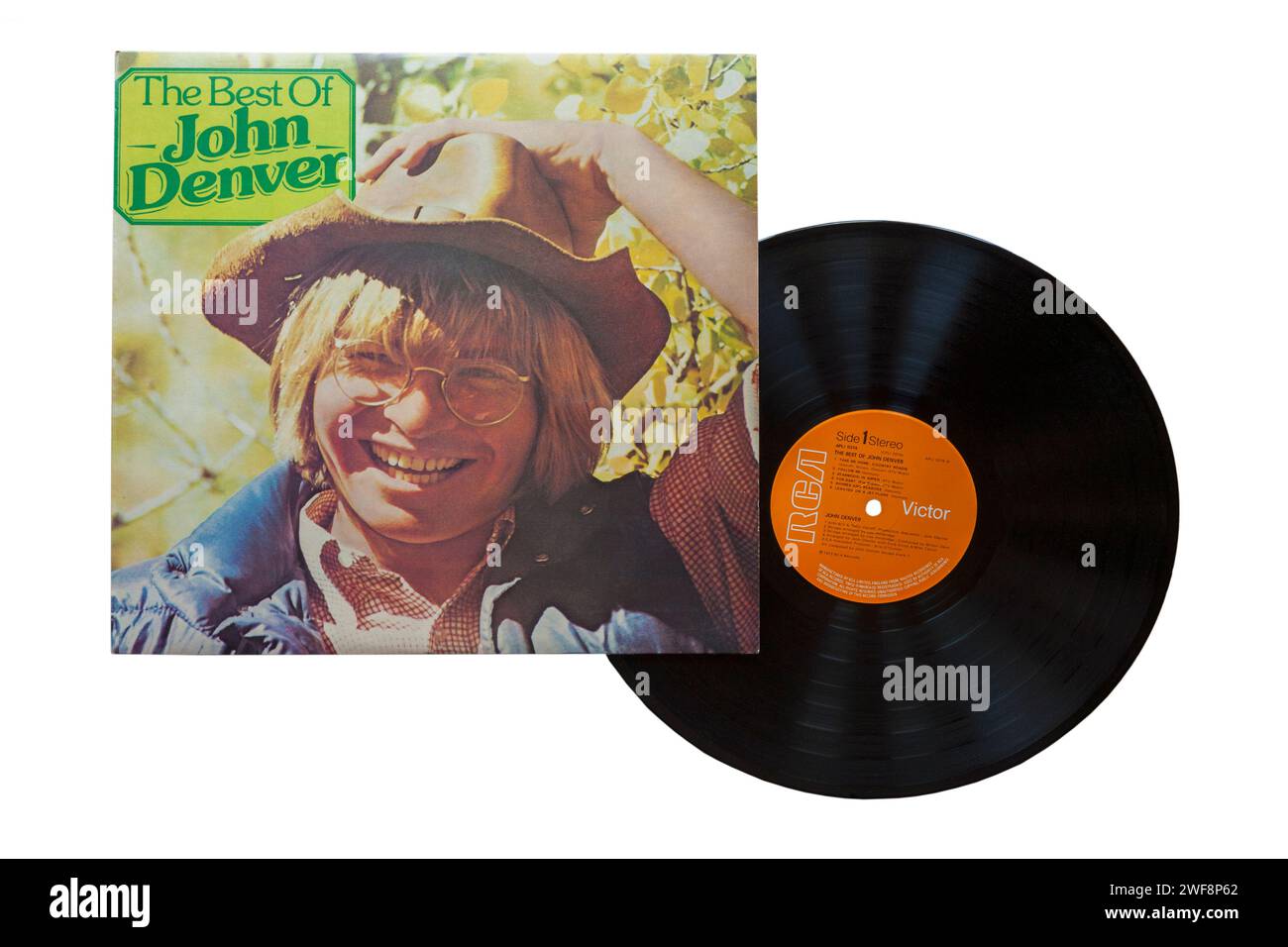 John Denver The Best of John Denver Vinyl-Album-Cover isoliert auf weißem Hintergrund - 1972 Stockfoto