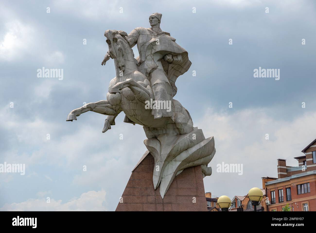 WLADIKAWKAZ, RUSSLAND - 13. JUNI 2023: Denkmal für General Issa Pliev. Wladikawkaz. Nordossetien-Alanien. Russland Stockfoto