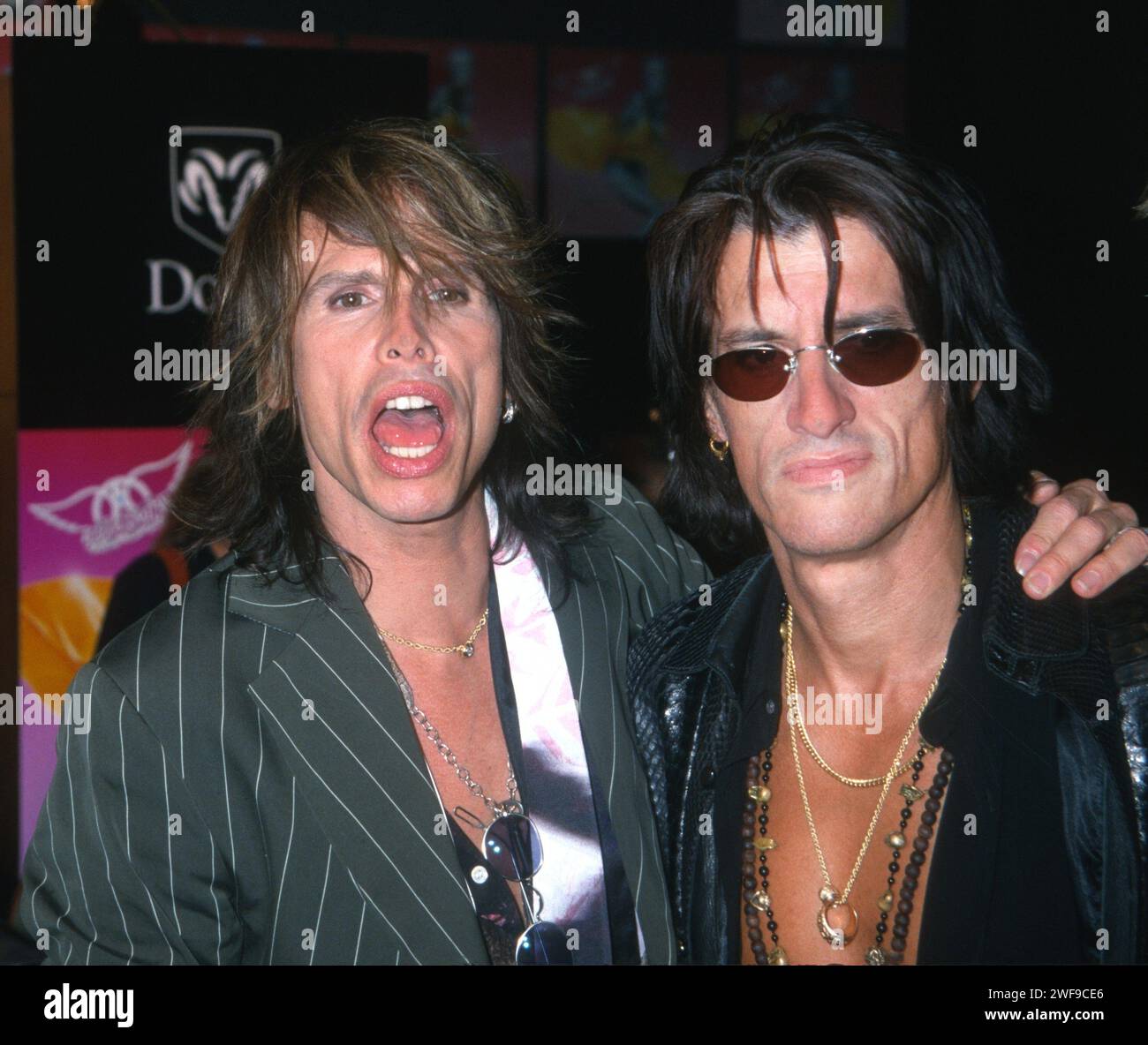 Steven Tyler, Joe Perry, 2001. ph: John Barrett/PHOTOlink/Courtesy Everett Collection (Steven Tyler Joe Perry6319) Stockfoto