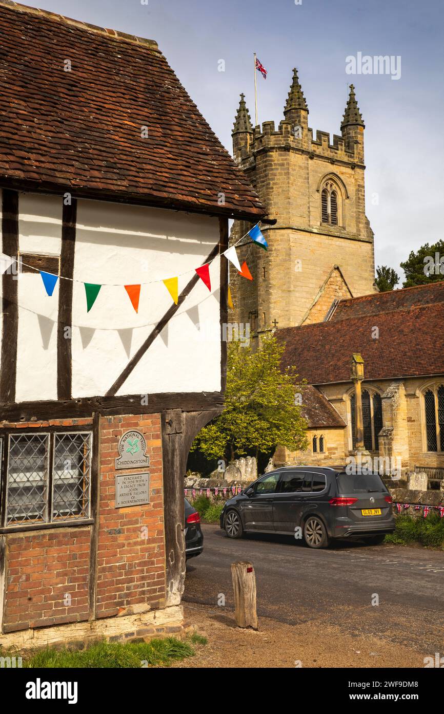 Großbritannien, England Kent, Chiddingstone, Dorf, St. Mary's Kirche und historisches Haus Stockfoto