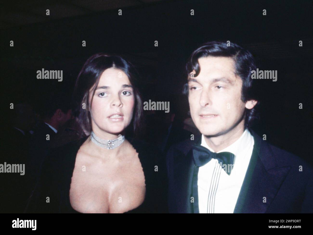 Ali MacGraw und Robert Evans, 1980er Jahre Foto: Oscar Abolafia/Everett Collection (alimacgraw002) Stockfoto