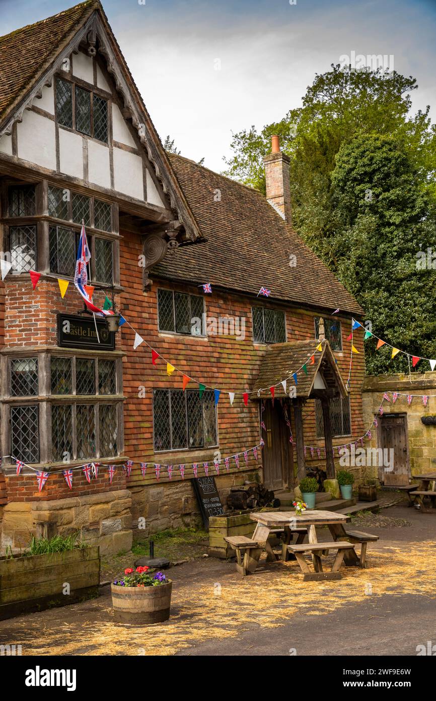 Großbritannien, England Kent, Chiddingstone, Dorf, gekachelte Vorderseite des Castle Inn Stockfoto