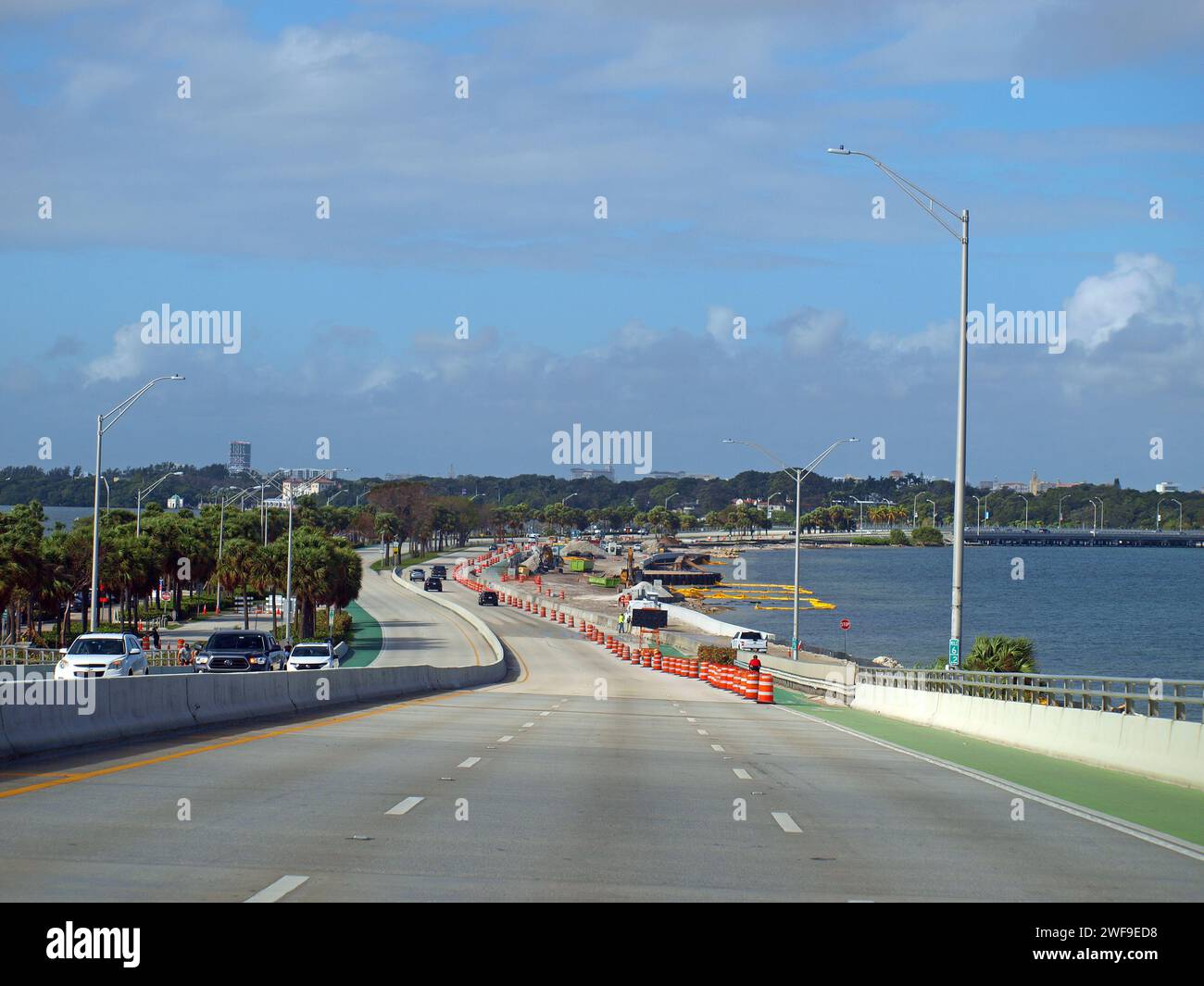 Miami, Florida, USA - 27. Januar 2024: Neubau des Strandes auf Hobie Island am Rickenbacker Causeway in der Innenstadt. Stockfoto