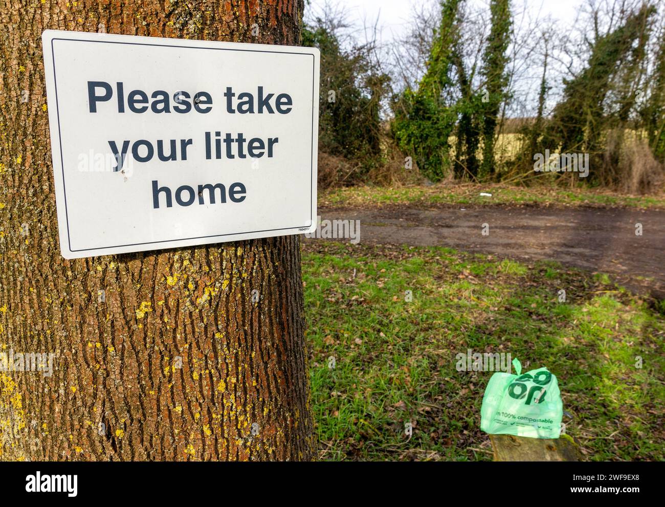 Bitte bringen Sie Ihren Müll nach Hause Thornborough Buckinghamshire Stockfoto