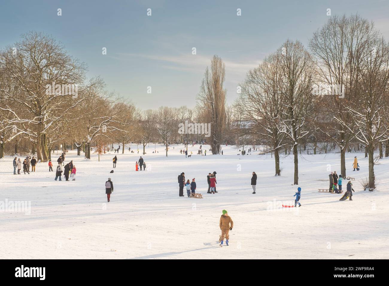 Winterlandschaft im Nippeser Taelchen im Nippeser Stadtteil Köln Stockfoto