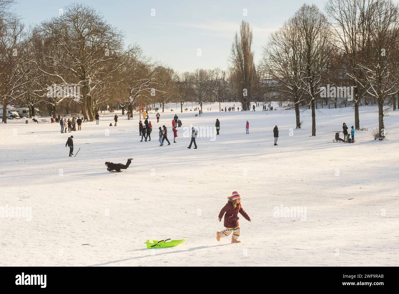 Winterlandschaft im Nippeser Taelchen im Nippeser Stadtteil Köln Stockfoto