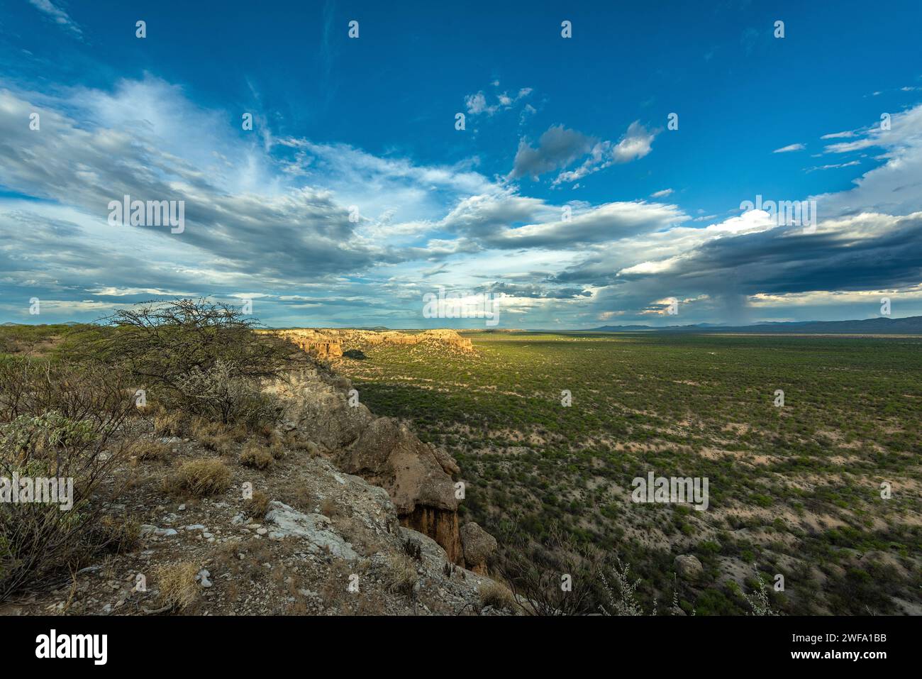 Blick von einem Gipfel in das Tal des Ugab-Flusses, Namibia Stockfoto