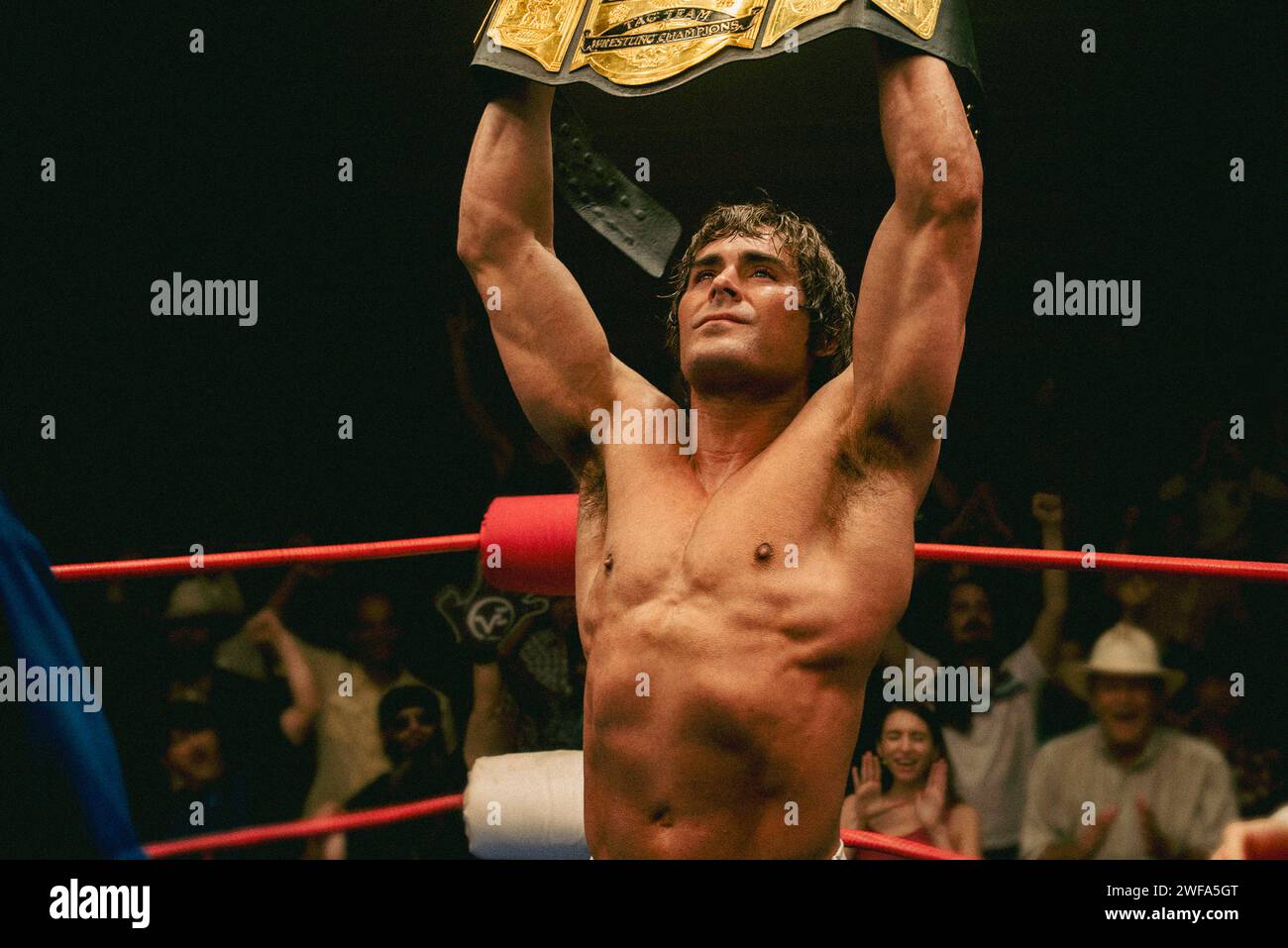 The Iron Claw (2023) von Sean Durkin mit Zac Efron, Jeremy Allen White und Harris Dickinson. Die wahre Geschichte der unzertrennlichen von-Erich-Brüder, die Anfang der 1980er Jahre in der hart umkämpften Welt des professionellen Rings Geschichte machten Werbung noch ***NUR REDAKTIONELLE VERWENDUNG***. Quelle: BFA / A24 Stockfoto